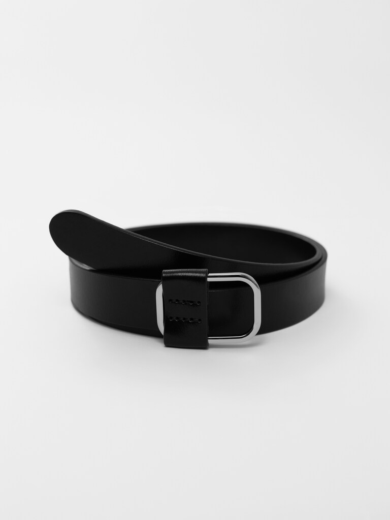 Leather belt with decorative buckle