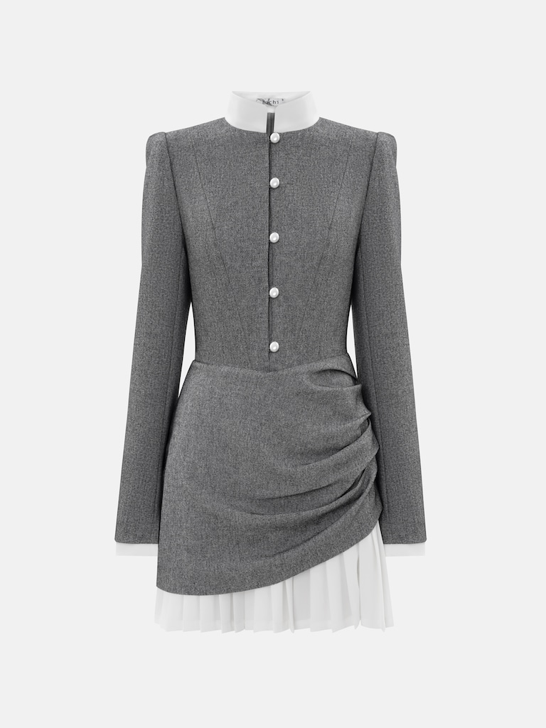 Платье мини с плиссированной юбкой и жемчужными пуговицами