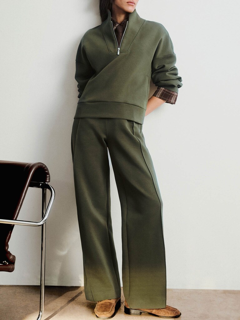 Loose french terry trousers with stitching on the pant legs