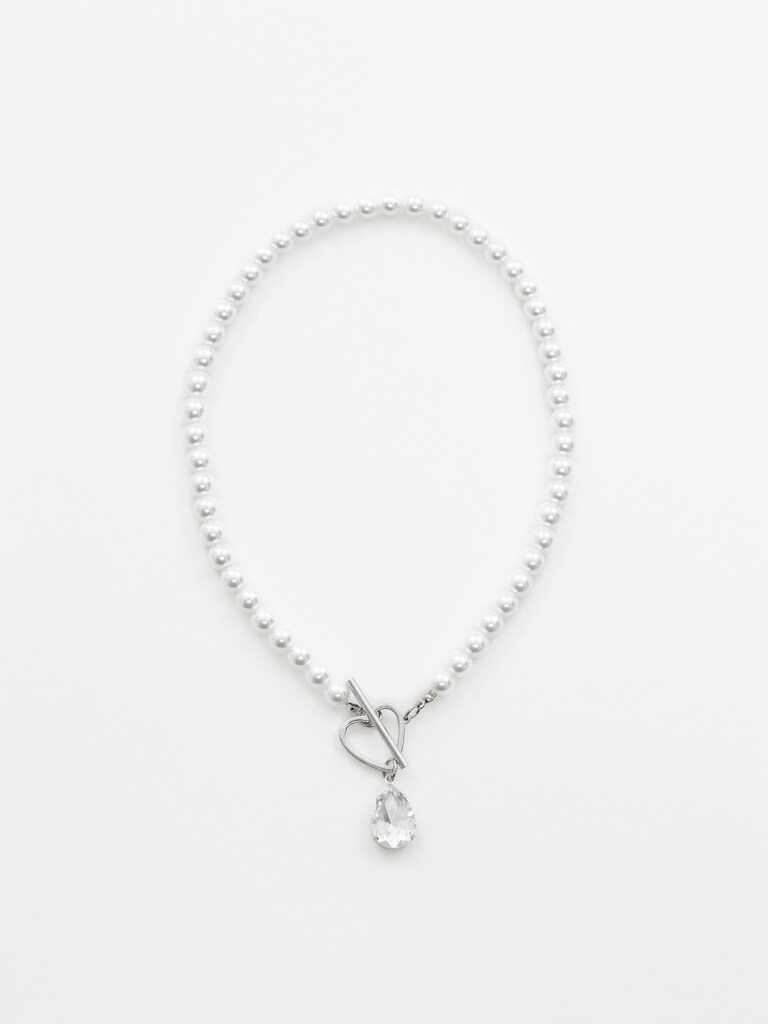 Pearl necklace with toggle clasp