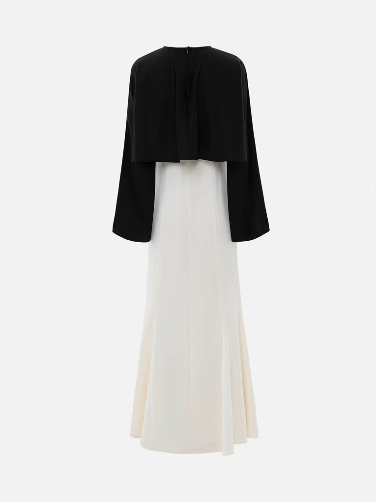 Maxi dress with voluminous cape and long sleeves