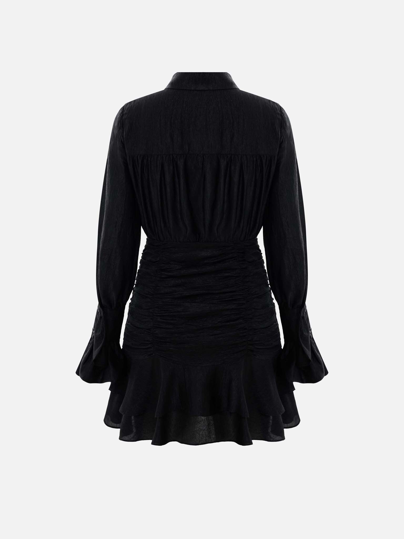 Платье мини со сборками на юбке и мелкими пуговицами в тон