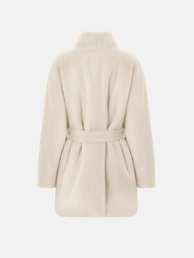 Kurzer Eco-Pelzmantel mit passendem Gürtel