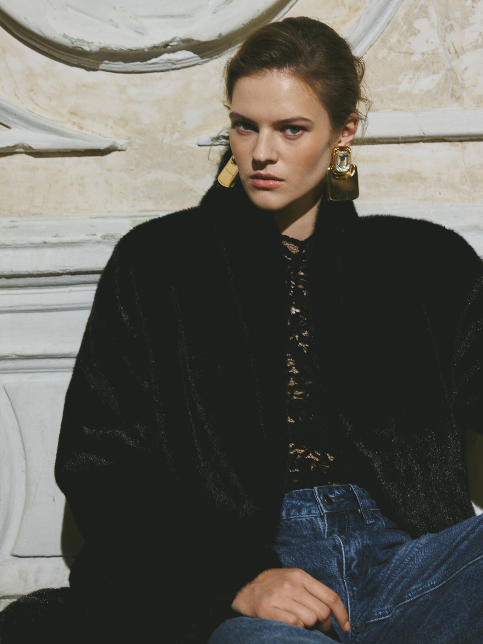 Maxi eco-fur coat with a high collar and matching belt