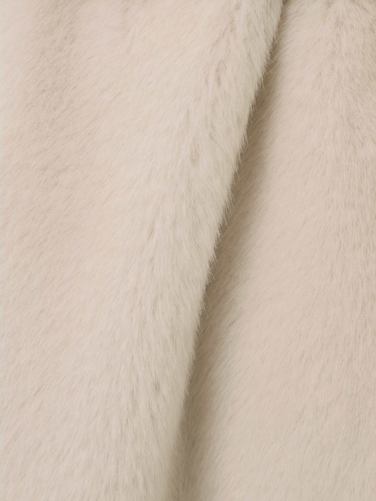 Maxi eco-fur coat with a high collar and matching belt