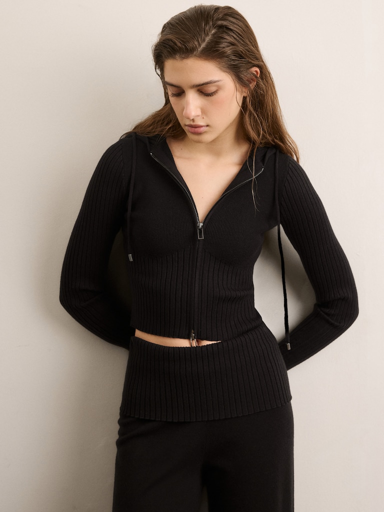 Kurze Strickjacke mit Reißverschluss