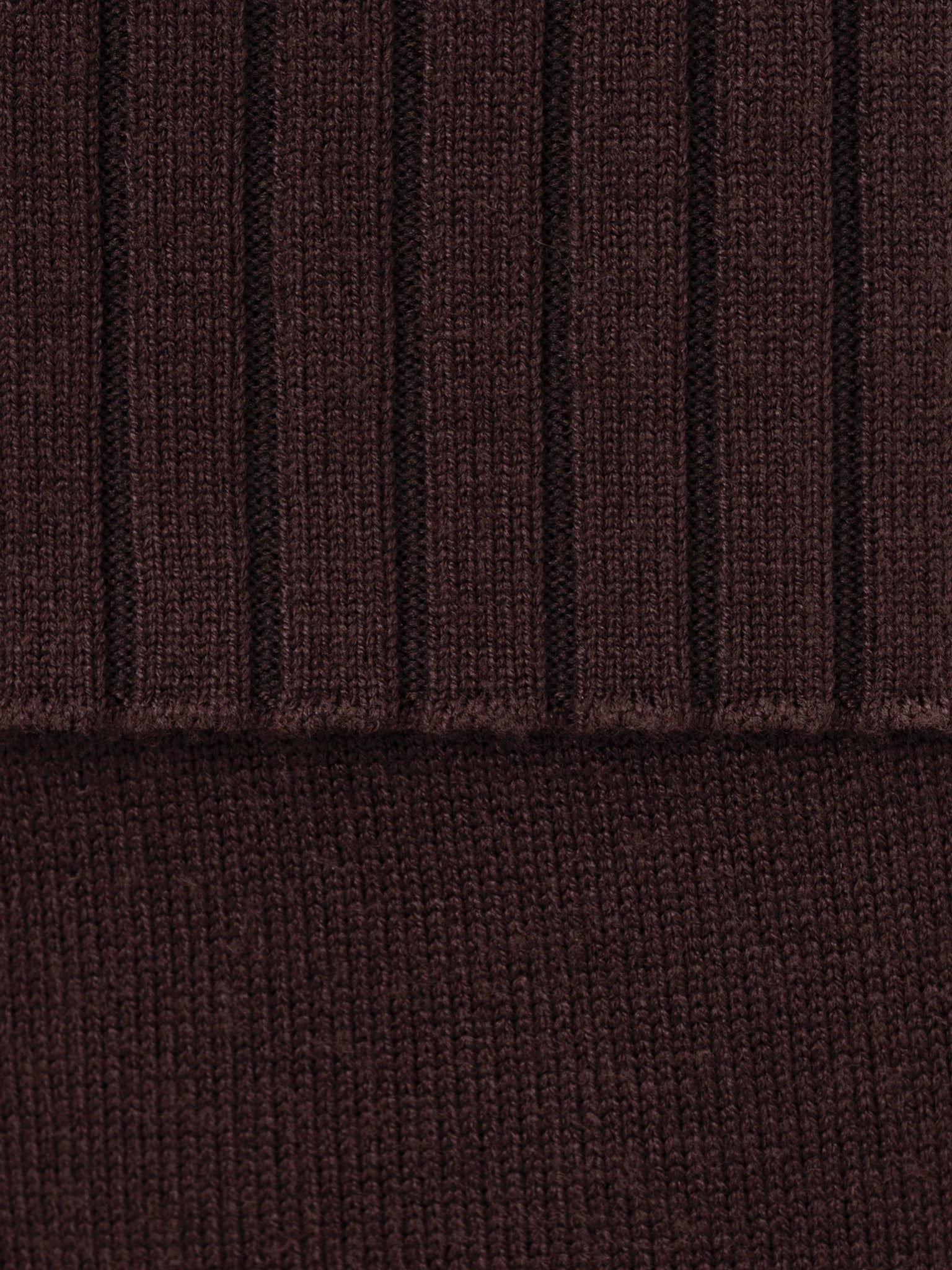 Rozkloszowane dzianinowe spodnie