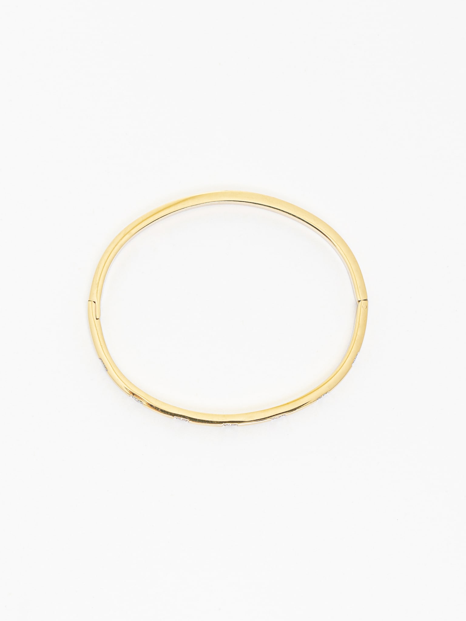 Тонкий браслет с круглыми кристаллами