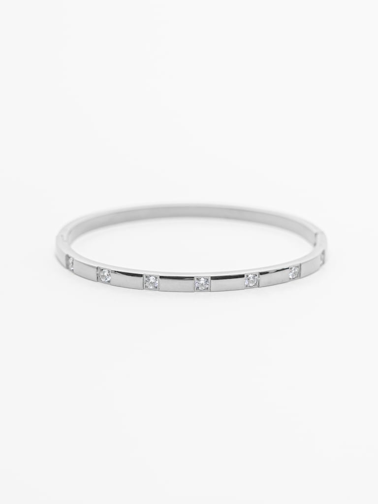 Тонкий браслет с круглыми кристаллами