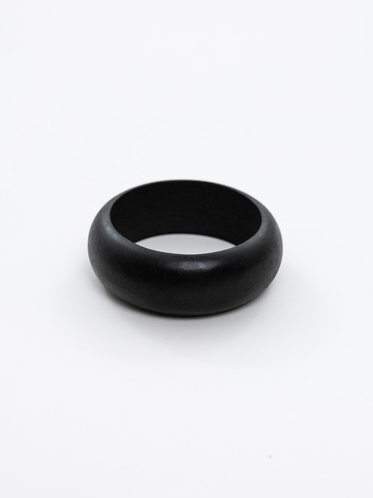 Voluminous round bracelet