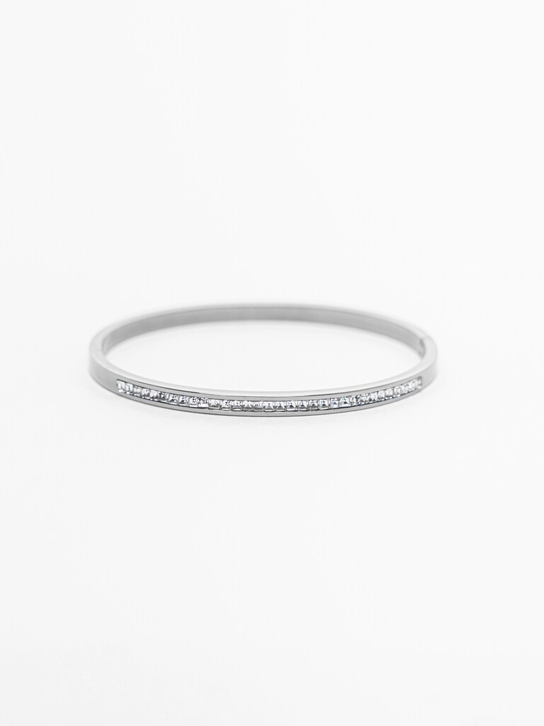 Браслет из гладкого металла со стразами