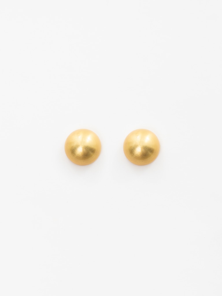 Voluminous round earrings