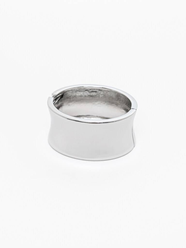 Широкий круглый браслет из гладкого металла