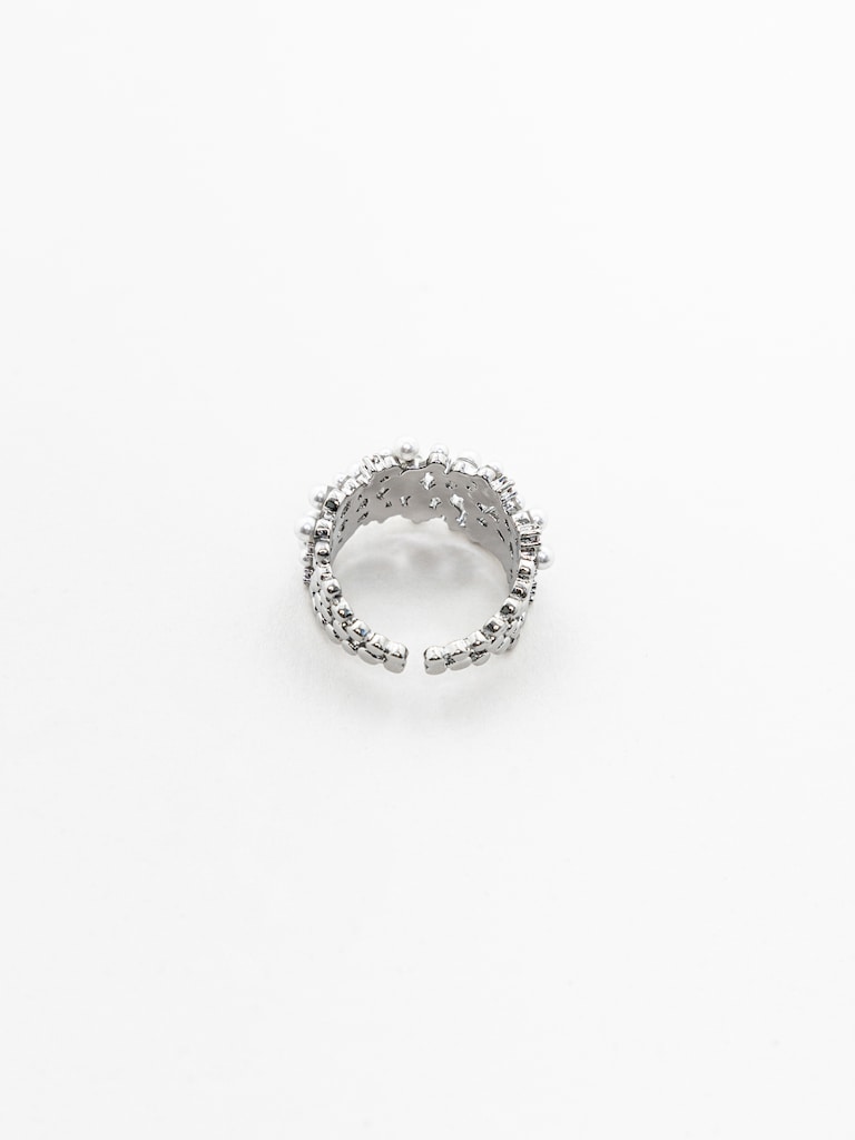 Кольцо с мелкими жемчужинами