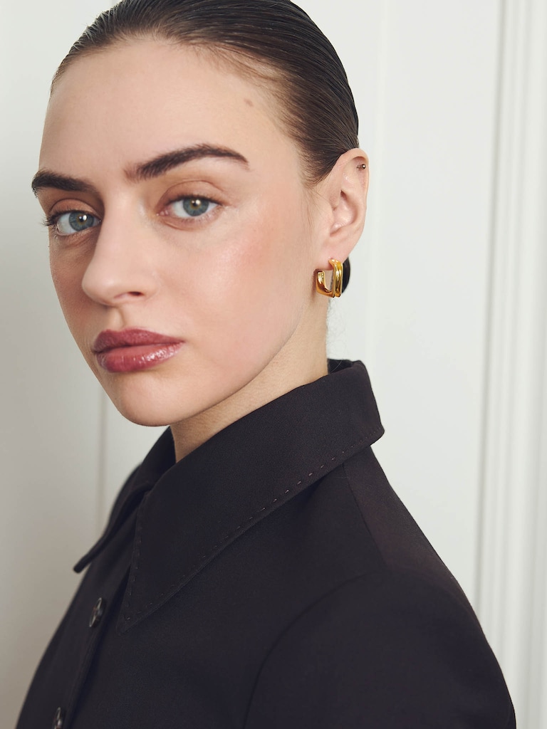 Square-shaped half-hoop earrings