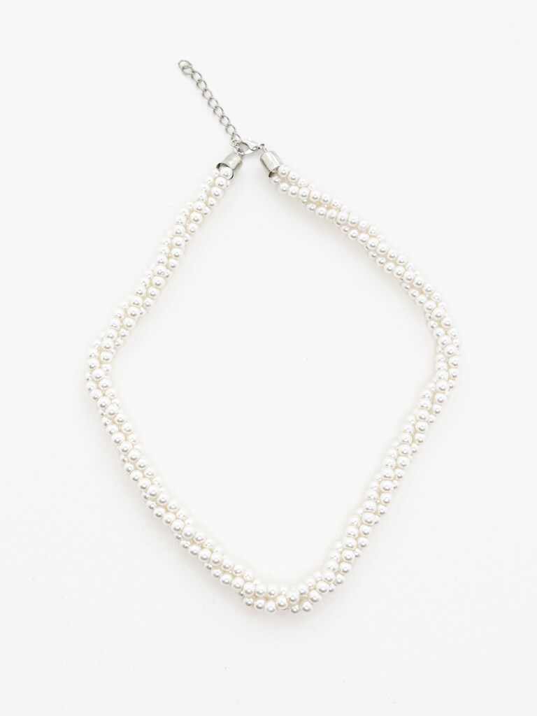 Колье из переплетенных жемчужных нитей