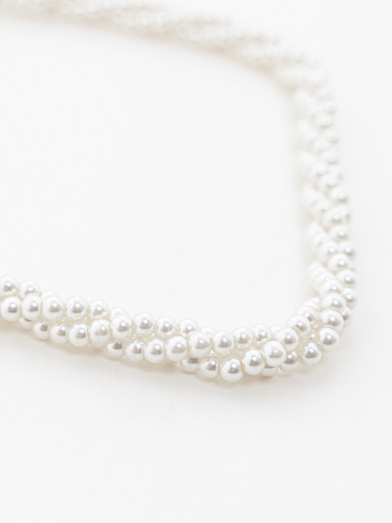 Колье из переплетенных жемчужных нитей