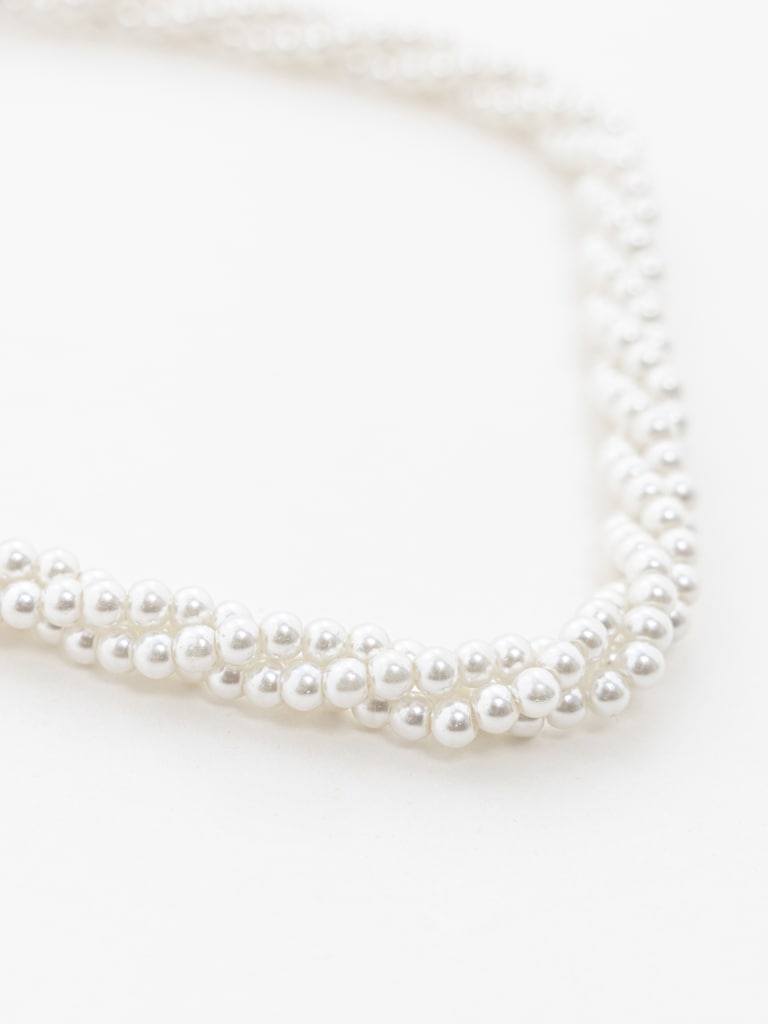 Колье из переплетенных жемчужных нитей