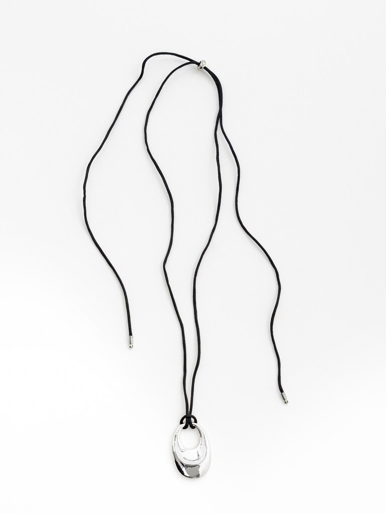 Lace necklace with metal pendant