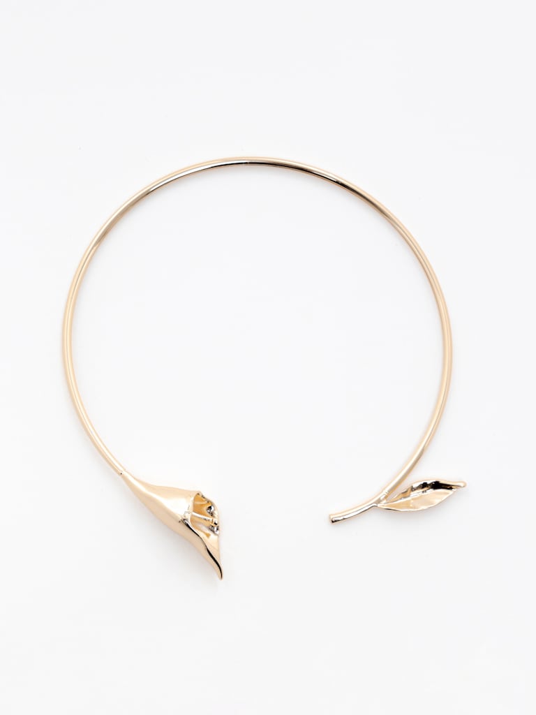 Smooth metal flower necklace