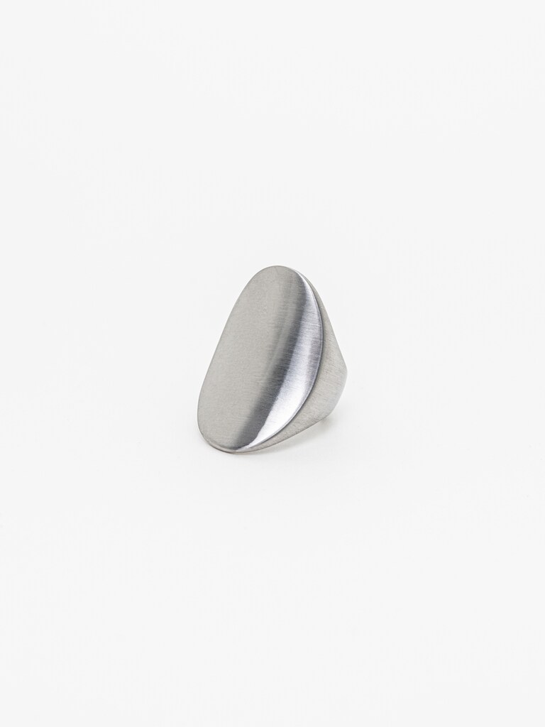 Кольцо из матового металла без декора