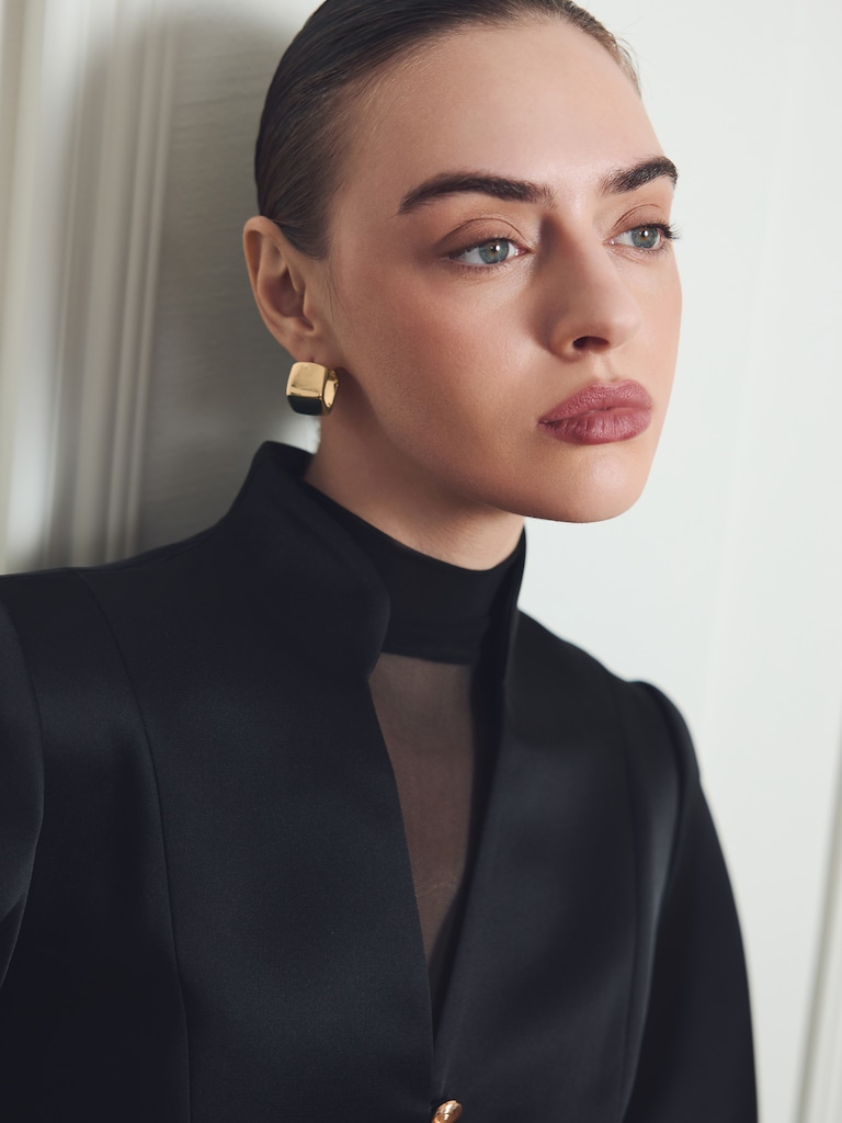 Square-shaped earrings in smooth metal