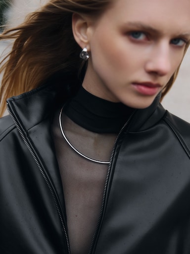 Серебристый