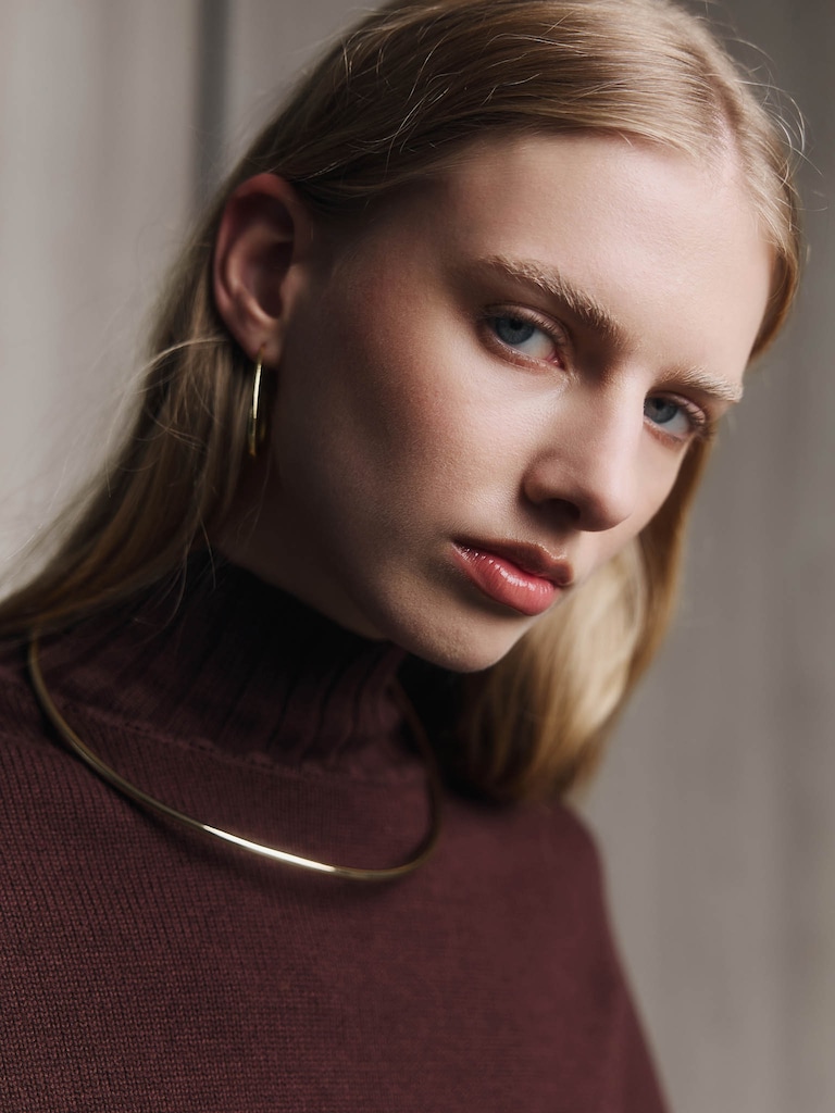 Round necklace in smooth metal