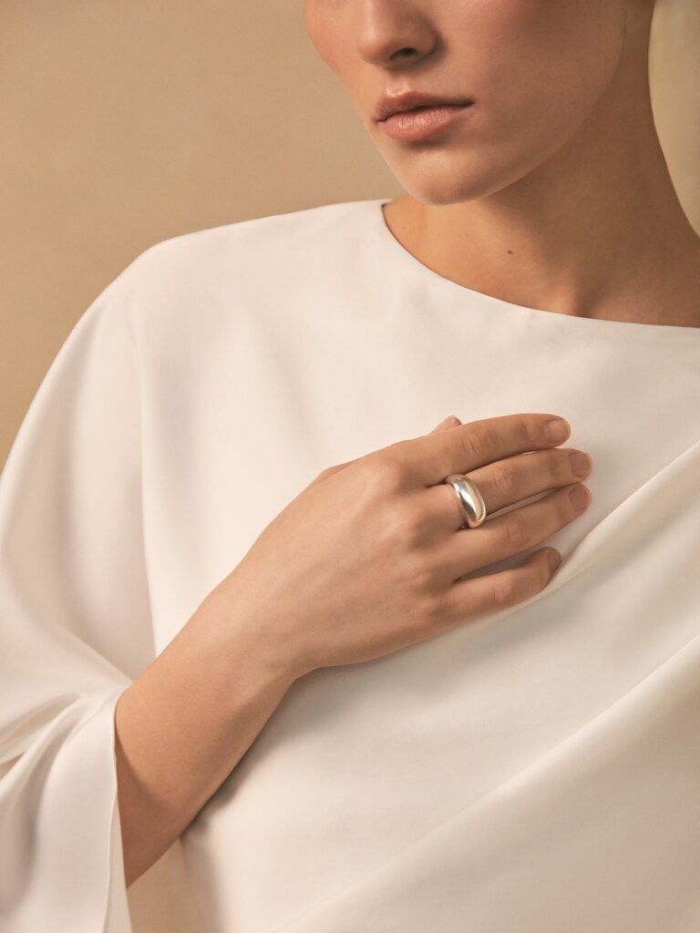 Дутое кольцо из гладкого металла