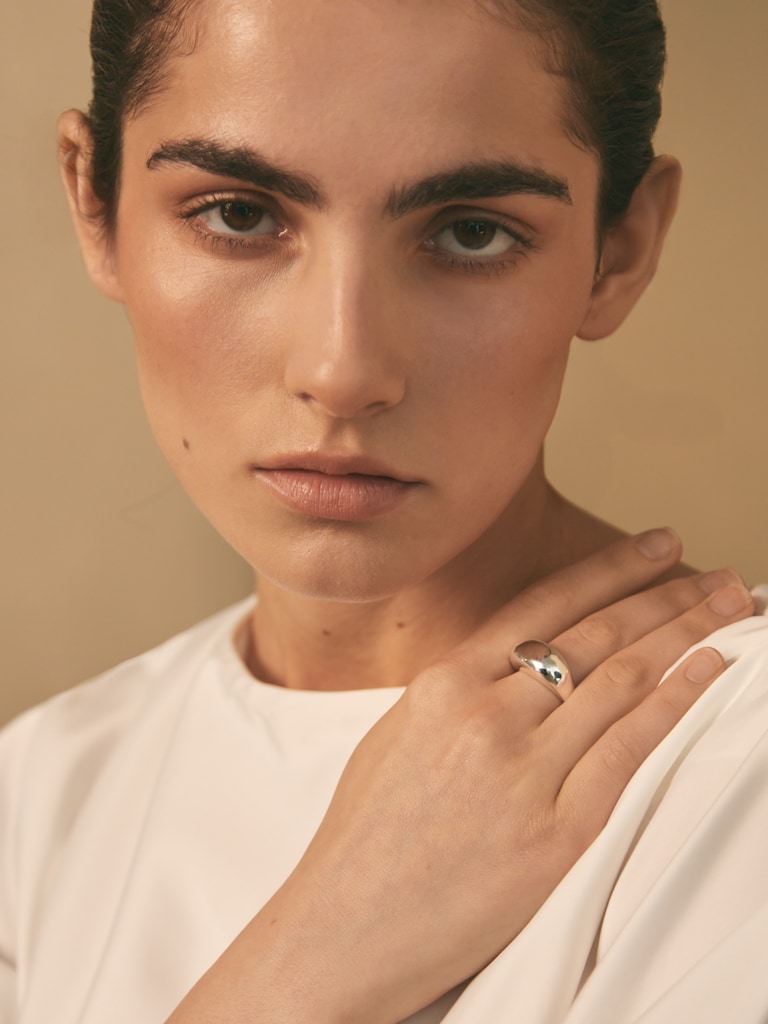 Дутое кольцо из гладкого металла