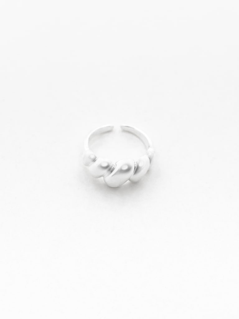 Витое кольцо из гладкого металла