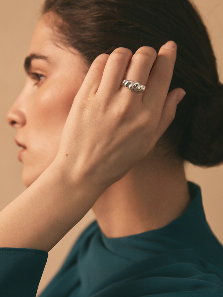 Витое кольцо из гладкого металла