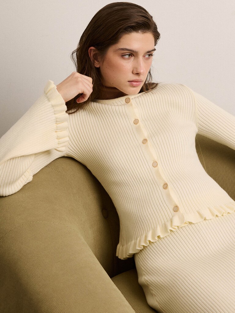Ribbed knit cardigan with ruffles