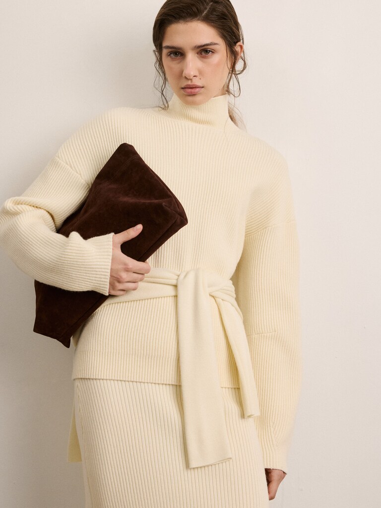 Loose-fitting chunky ribbed jumper