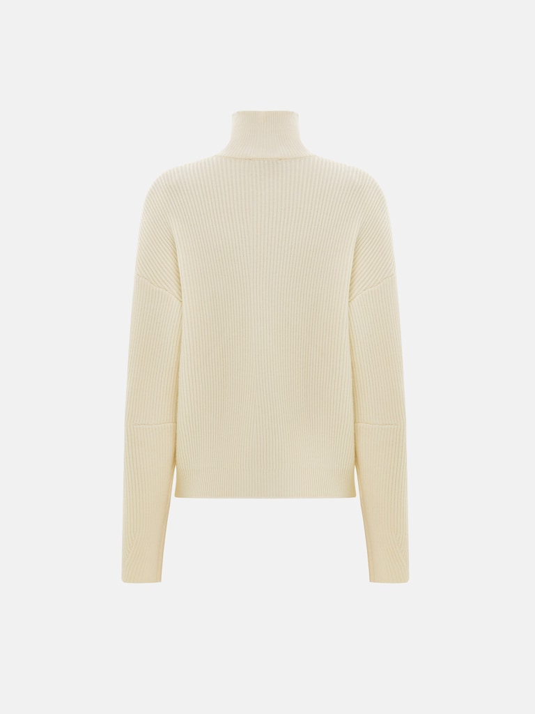 Loose-fitting chunky ribbed jumper