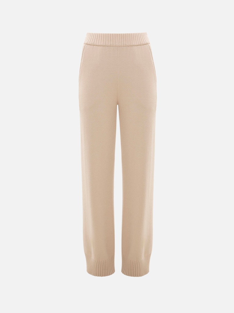 Свободные брюки гладкой вязки