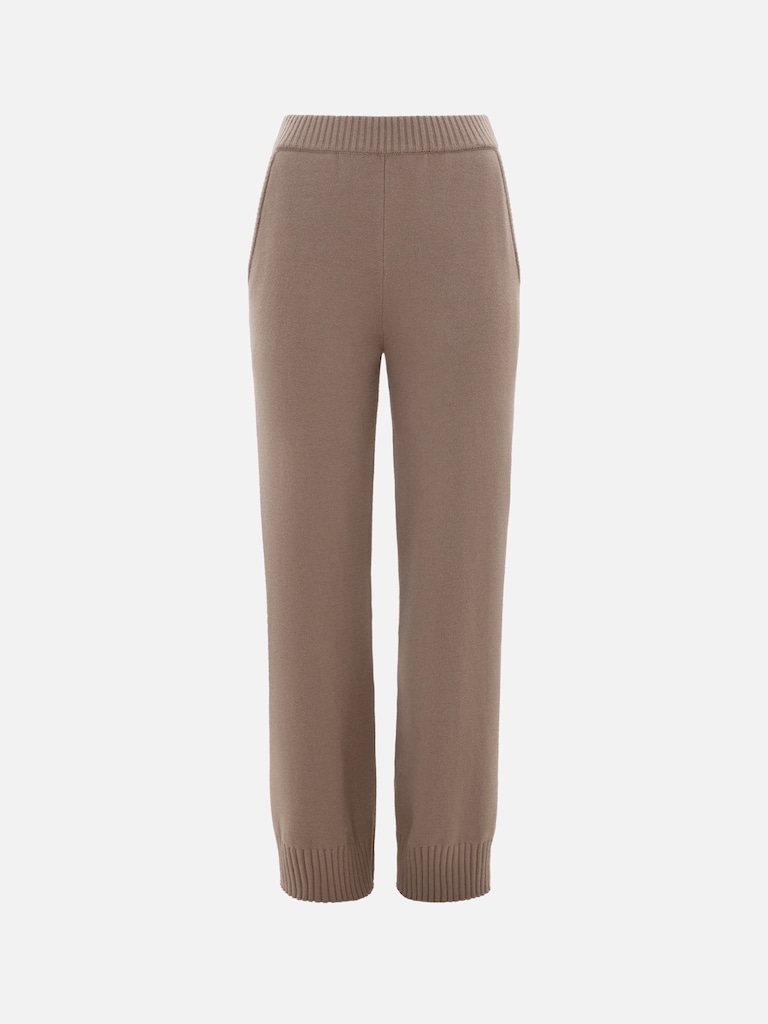 Loose-fitting smooth knitted trousers