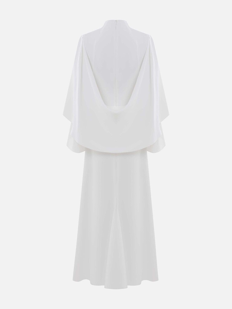 فستان ماكسي بياقة عالية وصدرية منسدلة