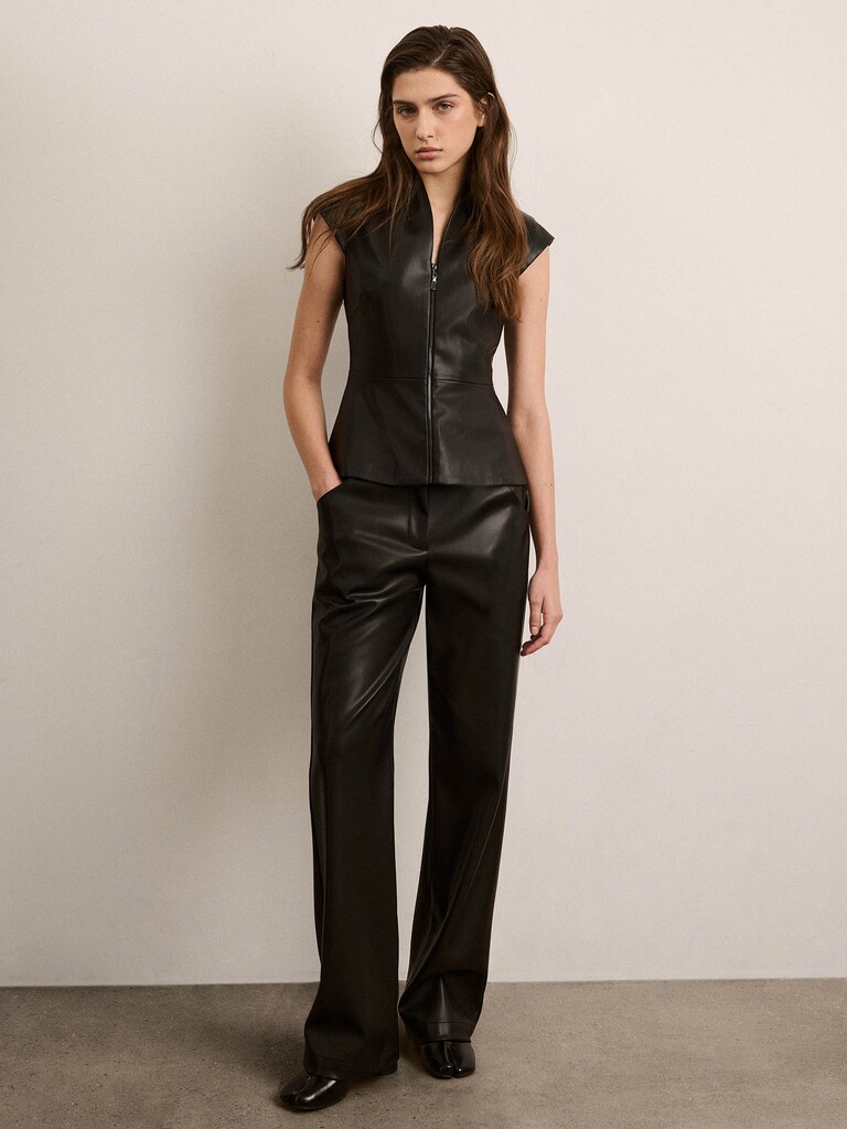Loose-fitting eco-leather trousers
