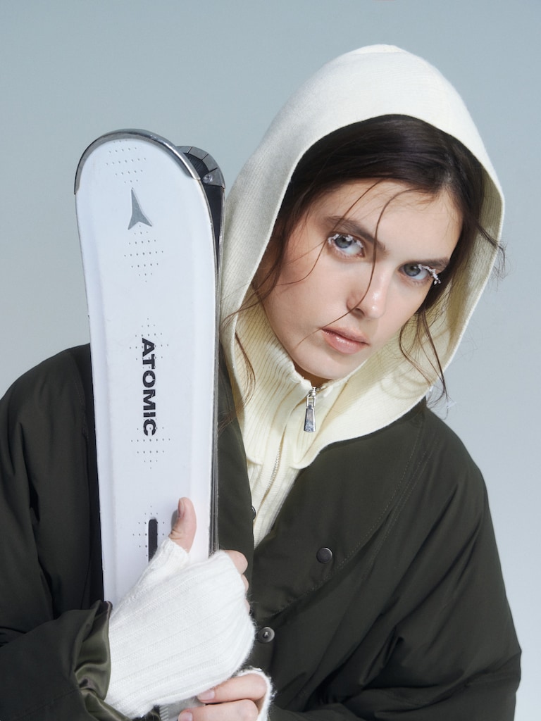 Шерстяной капор с высоким воротником на молнии