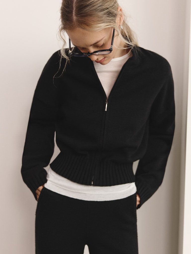 Кардиган гладкой вязки на молнии