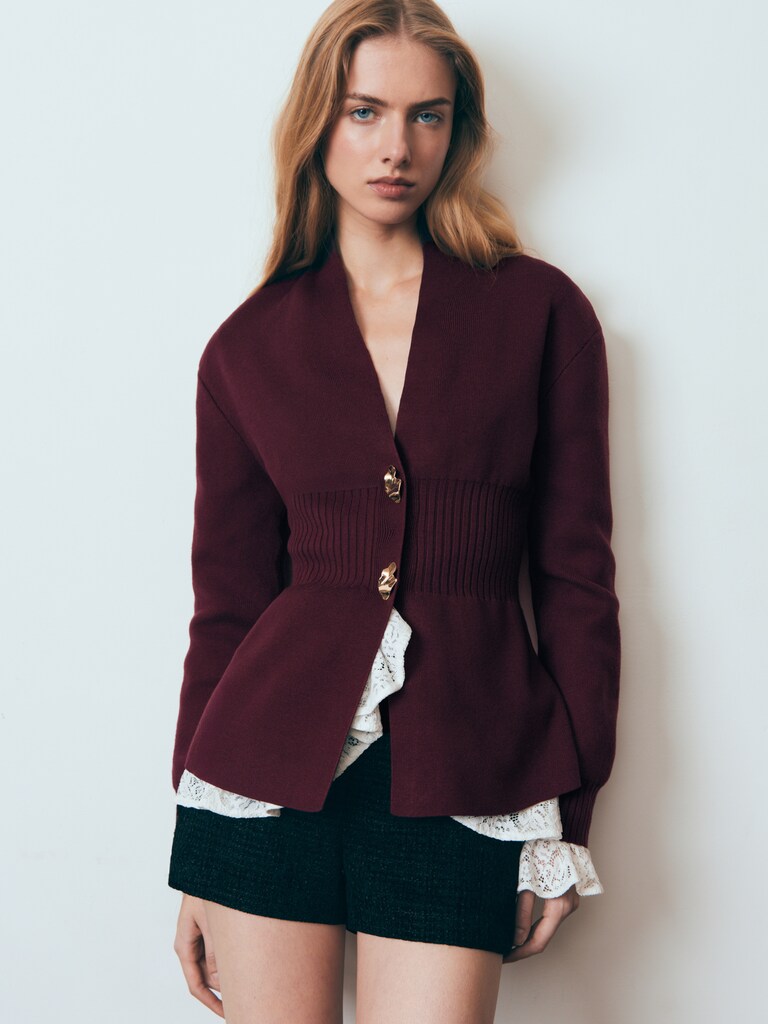 Fitted cardigan with golden fittings