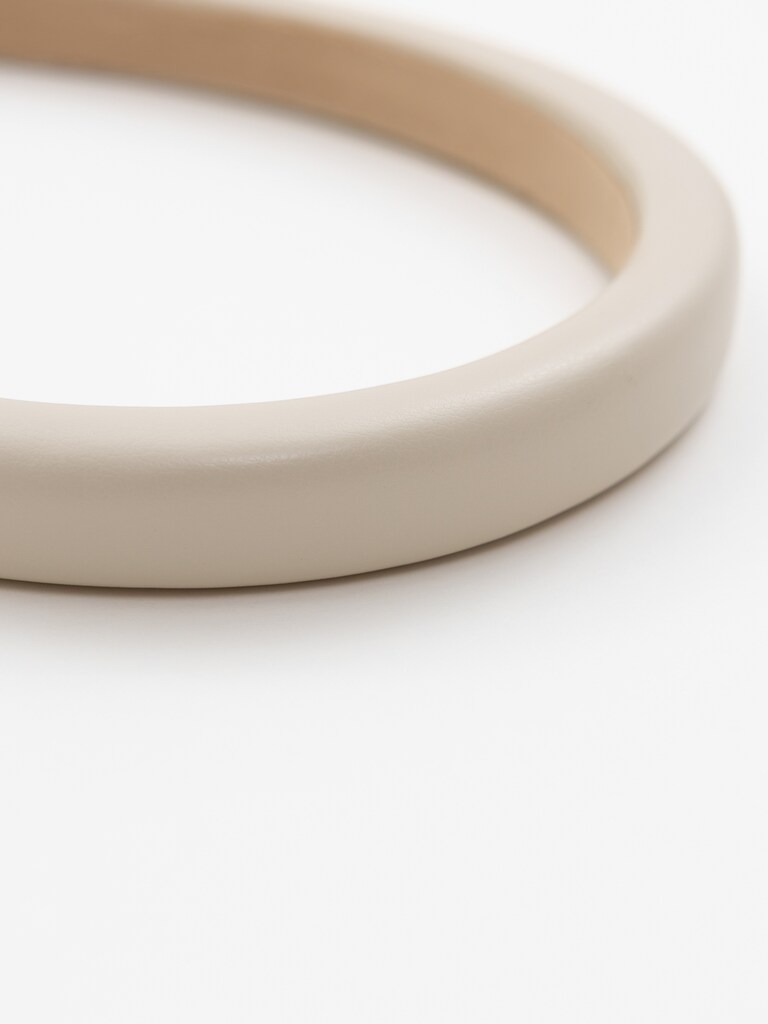 ربطة شعر من الجلد البيئي