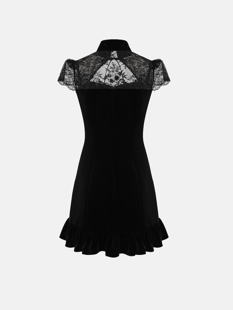 فستان قصير ملائم مع صدّار من الدانتيل وربطات
