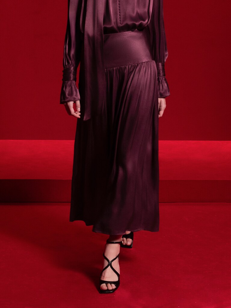 Юбка миди из вискозы со складками на бедрах