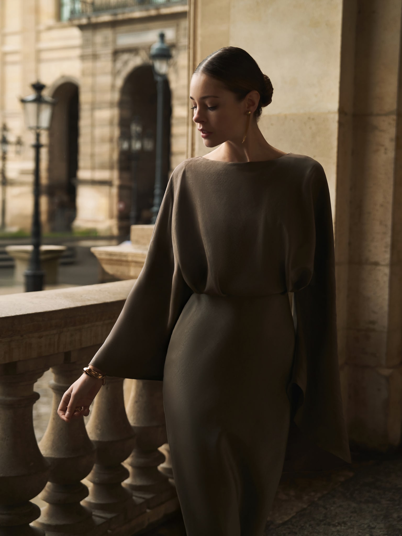 Satin maxi dress with puff sleeves