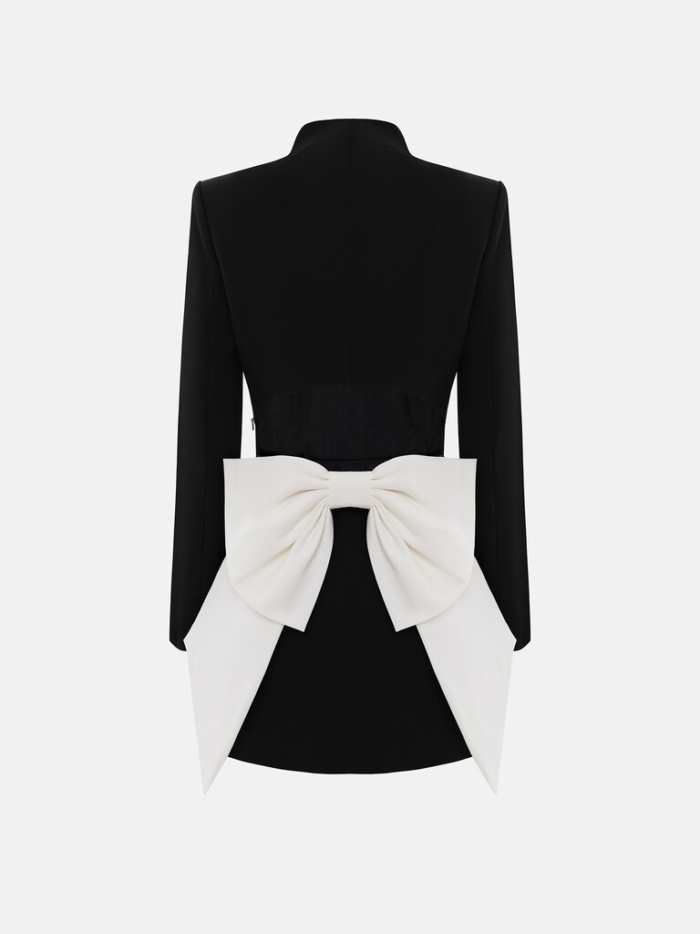 Mini-robe ajustée avec nœud contrastant dans le dos