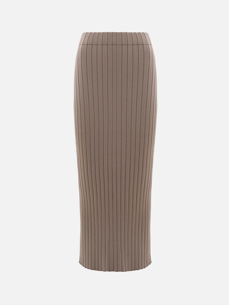 Straight maxi skirt with a side slit