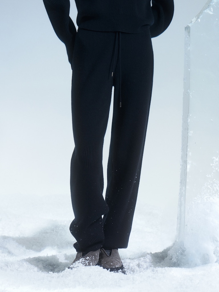Straight-cut rib-knit trousers