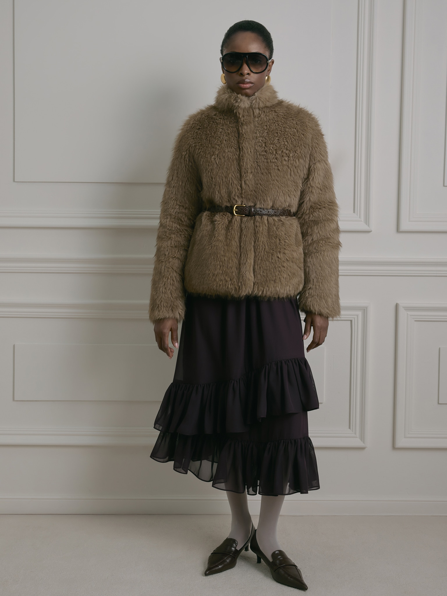 Short eco-fur coat with zip fastening and stand-up collar :: LICHI